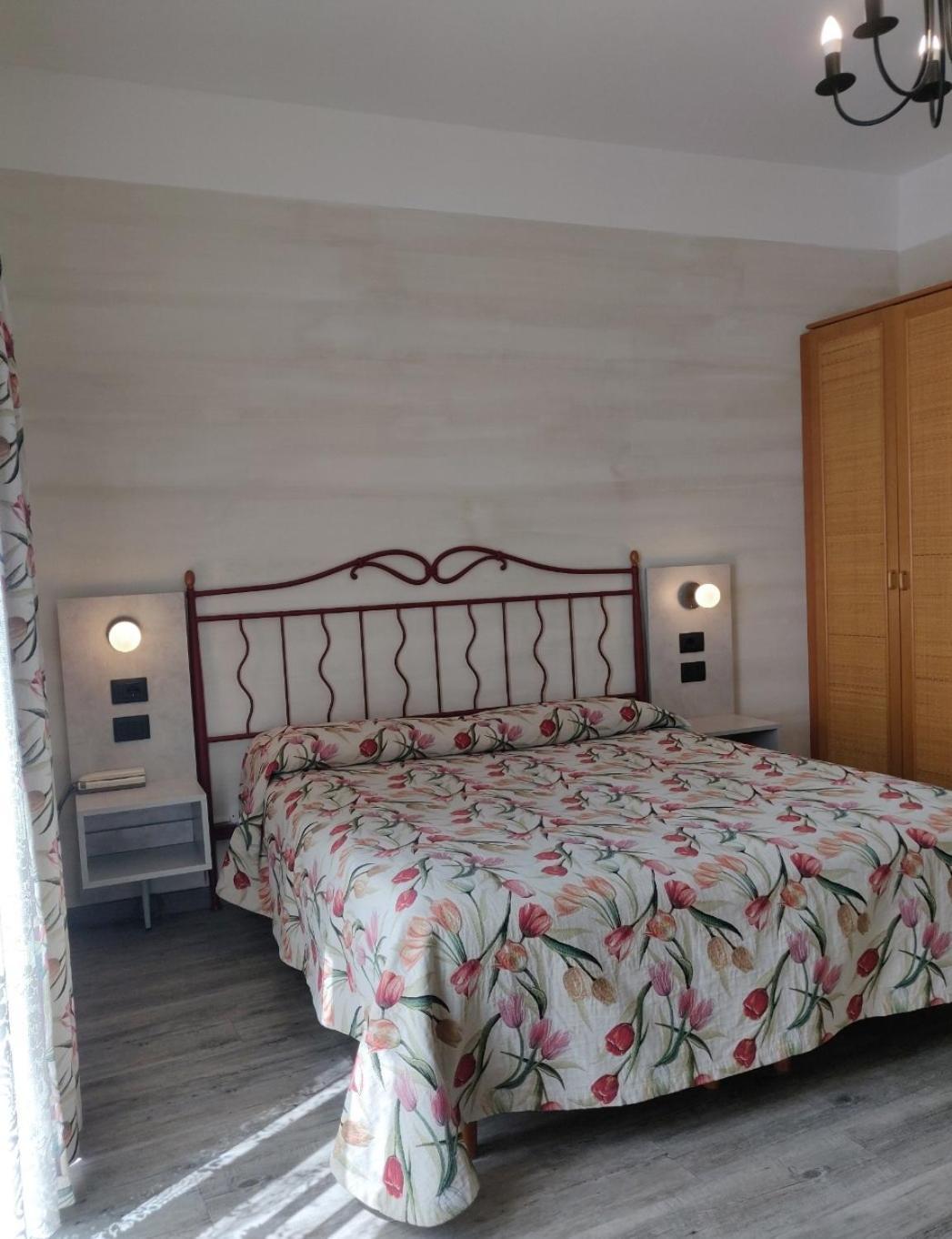 Hotel Castello S. Antonio Лацизе Екстериор снимка